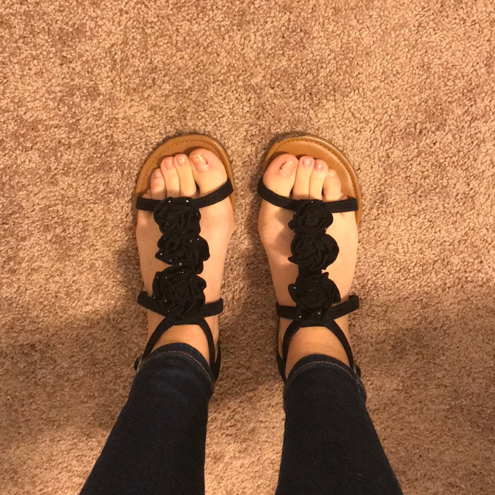 GAP black strappy sandals